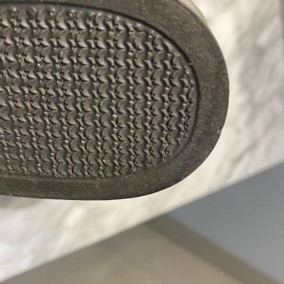 Sandals - Picture 2 of 5